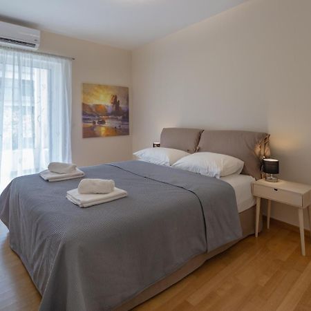 Sagittarius - Faliro Sea Side Apartment เอเธนส์ ภายนอก รูปภาพ